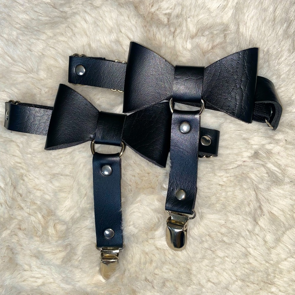 Faux leather bow garter